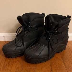 Black Insulated Winter Snow Boots